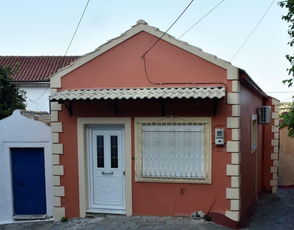 Ferienwohnung Giannoylas Hoyse{Pigadi Ágios Matthaíos Exterior foto